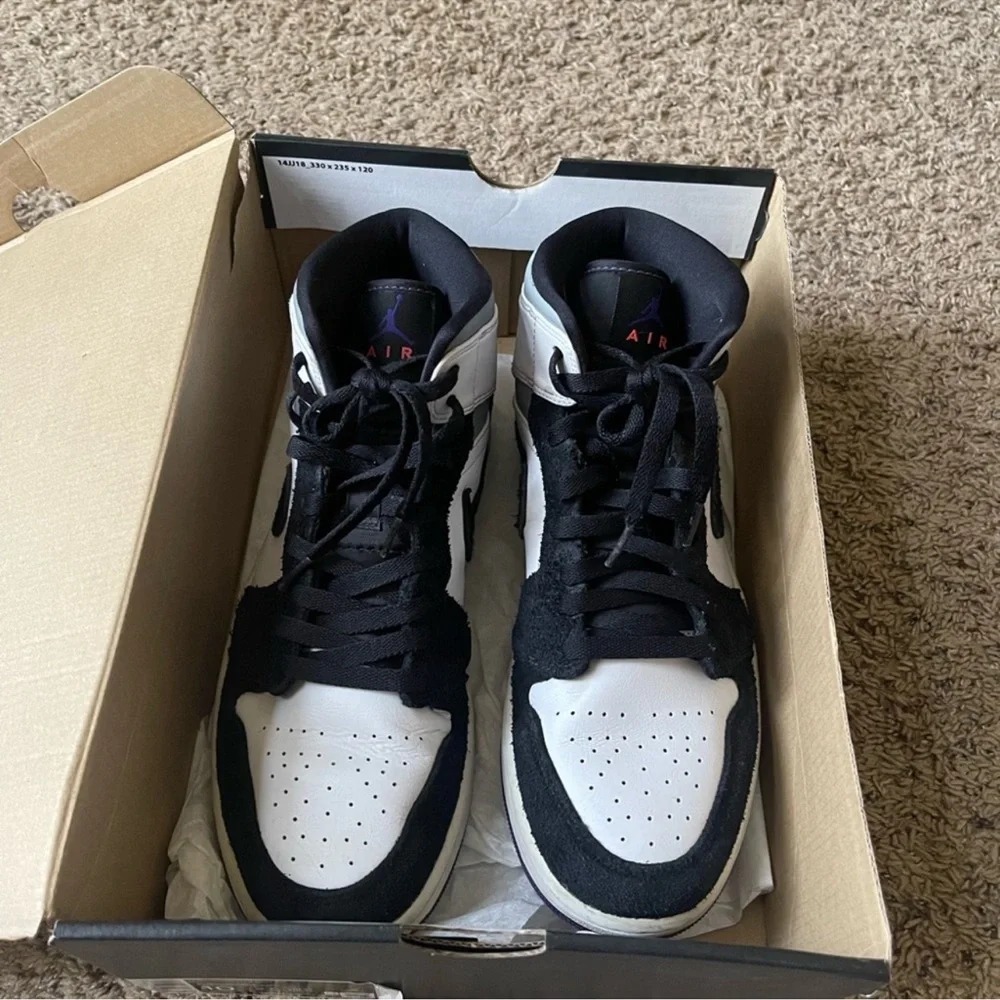 Air Jordan 1 Mid SE